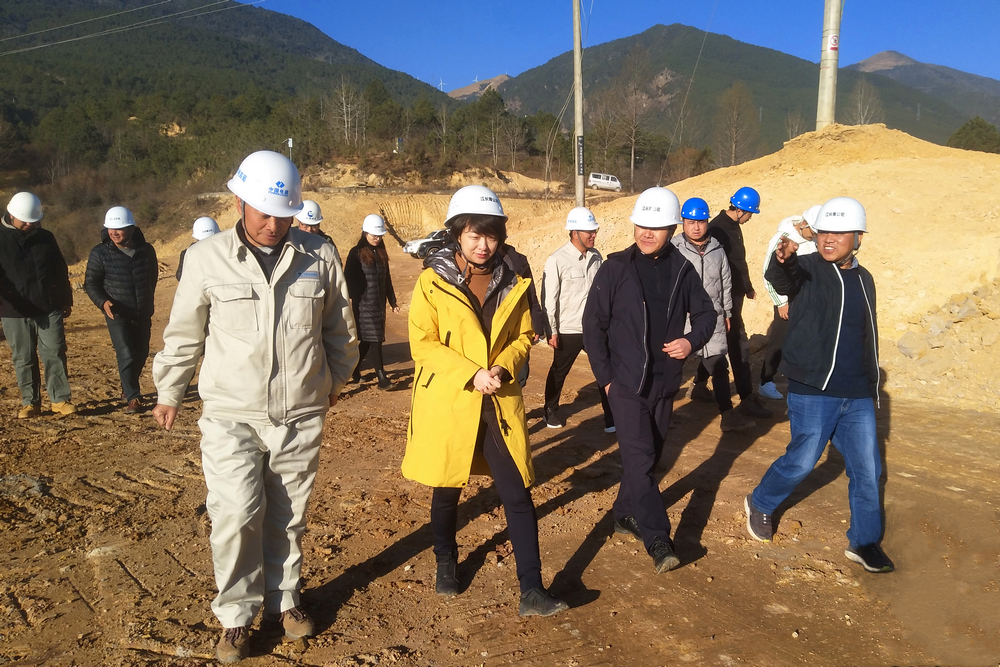 現(xiàn)場(chǎng)指導(dǎo)慰問(wèn) - 小.jpg