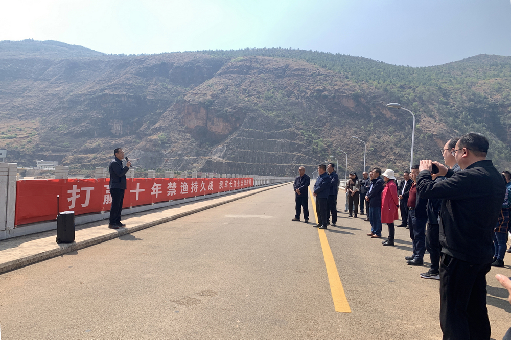 1616744718877590.jpg 水投公司負(fù)責(zé)人匯報情況.jpg