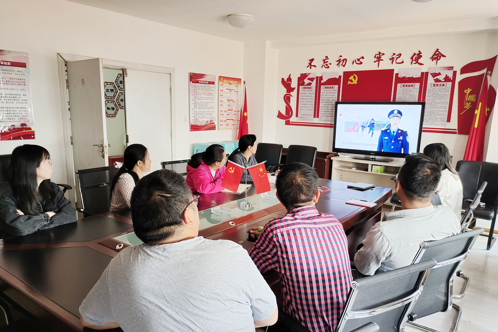 1618993772786491.jpg 爨玉公司開展安全教育日法治宣傳教育活動(dòng)照片2 - 小.jpg