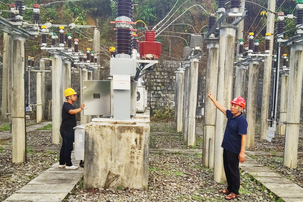 1623760757922945.jpg 檢查室外設(shè)備及線路.jpg